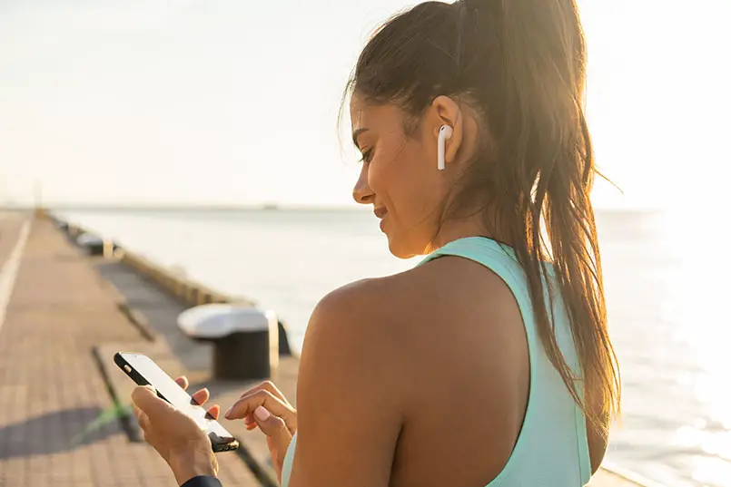 Best Way To Listen To Music While Running